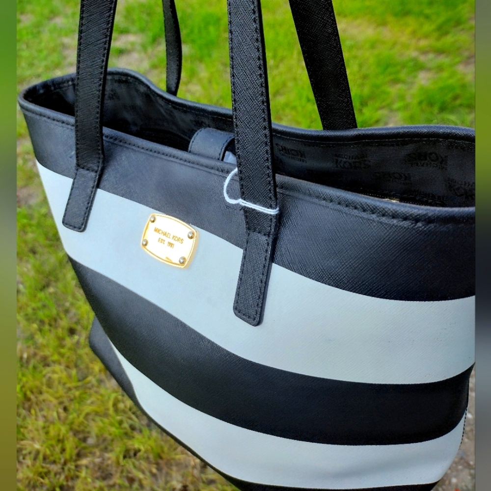 Michael Kors Purse Black and White